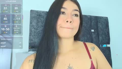 Snapshot of taniamilan chatting on November 2025 11:54:01 AM Tania online show from November 2025 11:54:01 AM