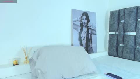 Snapshot of taniamilan chatting on November 2025 11:33:02 AM Tania online show from November 2025 11:33:02 AM