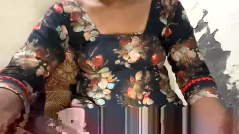 Snapshot of taniya_roy4628 chatting on May 2026 05:36:02 AM taniya_roy4628 online show from May 2026 05:36:02 AM