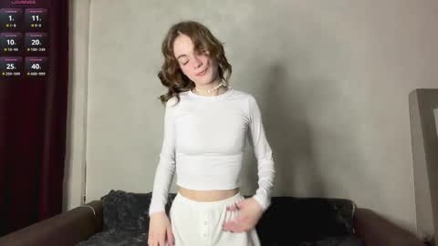 Mia online show from April 2026 02:20:02 AM