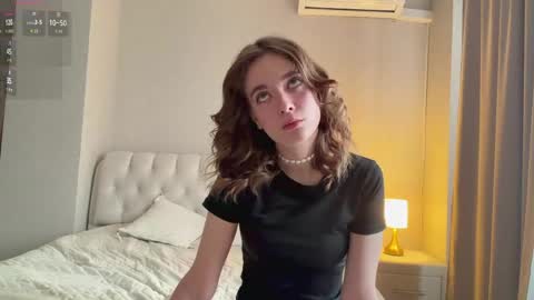 Mia online show from April 2026 01:49:01 AM