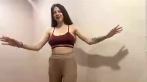 Kira online show from December 2025 01:00:01 AM