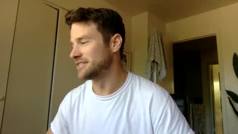 Dr. Love online show from October 2025 03:21:02 PM