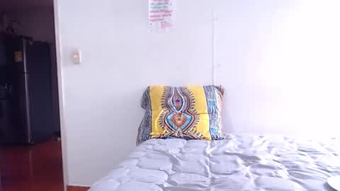 Snapshot of tantricroots chatting on February 2025 07:49:02 PM Angeline Follow online show from February 2025 07:49:02 PM