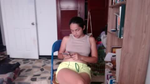 Snapshot of tantricroots chatting on June 2026 09:13:02 PM Angeline Follow online show from June 2026 09:13:02 PM