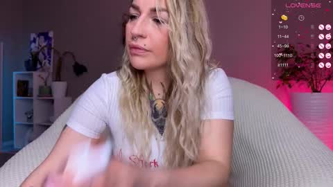 Snapshot of tanya_acid chatting on November 2025 02:50:01 AM Tanya acid online show from November 2025 02:50:01 AM