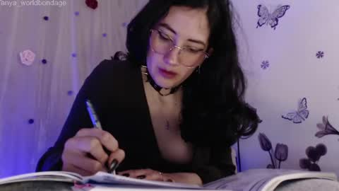 Snapshot of tanya_worldbondage chatting on April 2026 01:42:02 AM tanya online show from April 2026 01:42:02 AM