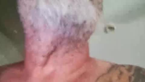 Snapshot of tap_water_drinking chatting on September 2025 05:02:02 PM rad online show from September 2025 05:02:02 PM