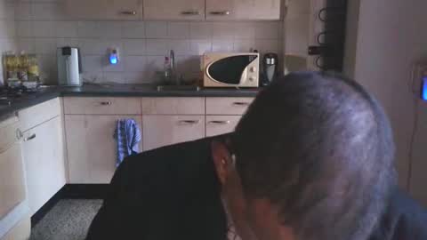 Genaro Thode online show from December 2025 09:29:02 AM