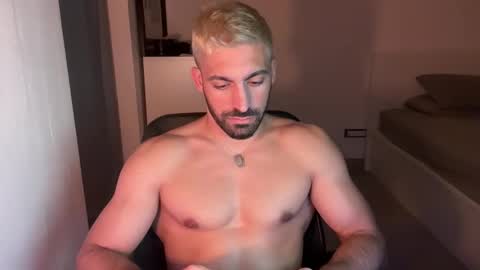 tarquit8 online show from September 2025 08:19:01 PM