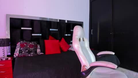 Snapshot of tashasant chatting on October 2025 08:43:02 PM tashasant online show from October 2025 08:43:02 PM