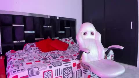 Snapshot of tashasant chatting on November 2025 08:52:01 PM tashasant online show from November 2025 08:52:01 PM