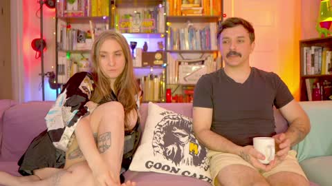 Snapshot of task_manager chatting on January 2025 01:40:01 PM Vivian  Clark online show from January 2025 01:40:01 PM