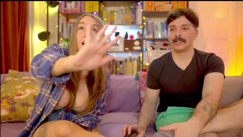 Snapshot of task_manager chatting on March 2025 08:11:02 PM Vivian  Clark online show from March 2025 08:11:02 PM