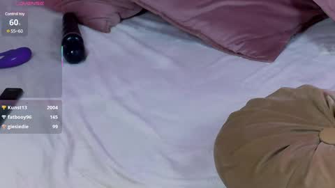 Snapshot of tasteofdivine chatting on January 2025 10:12:02 PM tasteofdivine online show from January 2025 10:12:02 PM