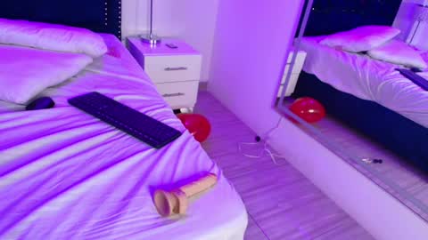 Snapshot of tata_and_michi chatting on February 2025 06:33:02 AM tata_and_michi online show from February 2025 06:33:02 AM