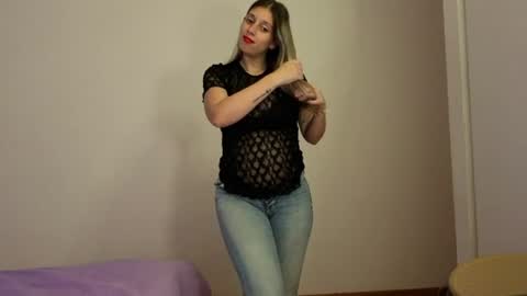 Snapshot of tateisblonde chatting on June 2026 09:15:02 PM tateisblonde online show from June 2026 09:15:02 PM