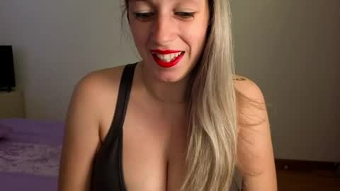 Snapshot of tateisblonde chatting on July 2026 01:17:01 PM tateisblonde online show from July 2026 01:17:01 PM