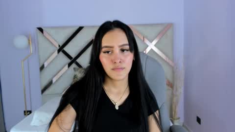 Tati Saldarriaga online show from November 2025 09:03:02 PM