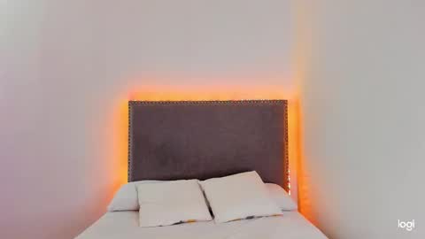 Snapshot of tatiana_2000 chatting on February 2025 08:11:01 PM Tatiana online show from February 2025 08:11:01 PM