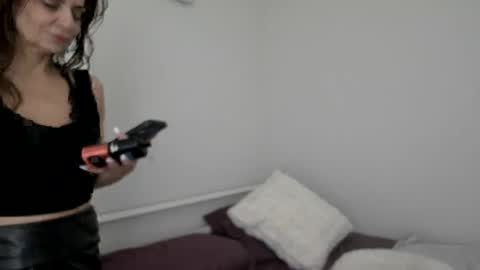 Apple Jucy online show from February 2026 02:32:02 AM