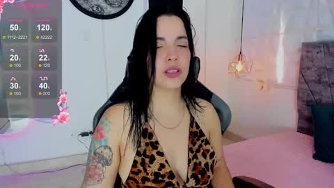 Snapshot of tatiana_sc chatting on November 2025 01:33:02 PM Tatiana SC online show from November 2025 01:33:02 PM