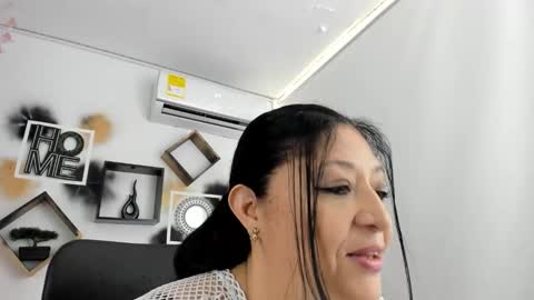 Snapshot of tatiana_sofiaa chatting on November 2025 01:22:02 PM tatiana_sofiaa online show from November 2025 01:22:02 PM