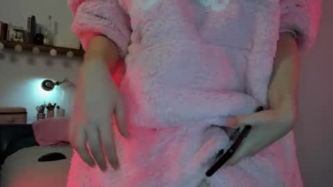 Tatianna online show from November 2025 10:18:01 AM