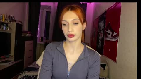Snapshot of tatika_williams chatting on May 2026 06:27:01 PM tatika_williams online show from May 2026 06:27:01 PM