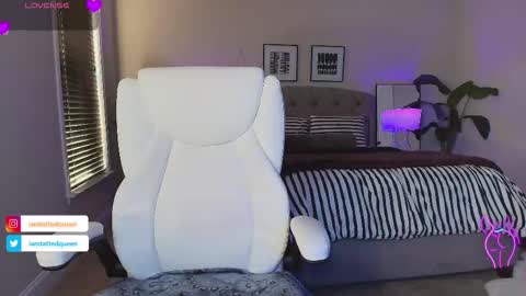 Tatted Queen online show from November 2025 09:42:02 PM