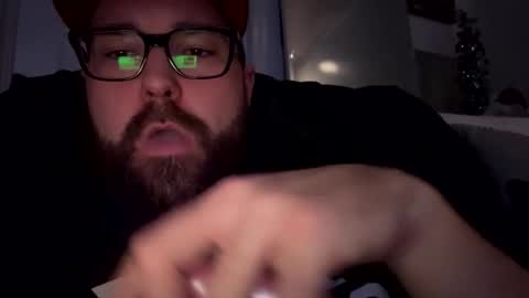 Snapshot of tattedcouple_777 chatting on December 2024 04:08:02 AM MrMrs online show from December 2024 04:08:02 AM