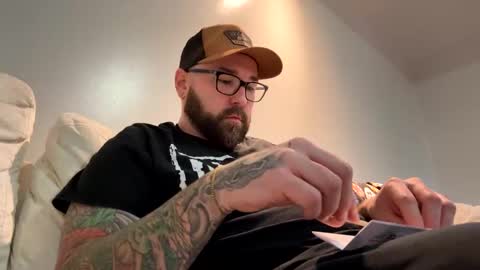 Snapshot of tattedcouple_777 chatting on December 2024 01:57:02 AM MrMrs online show from December 2024 01:57:02 AM