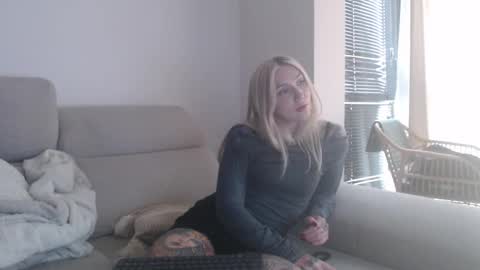 Snapshot of tattoobbgirl chatting on November 2025 02:27:01 PM tattoobbgirl online show from November 2025 02:27:01 PM