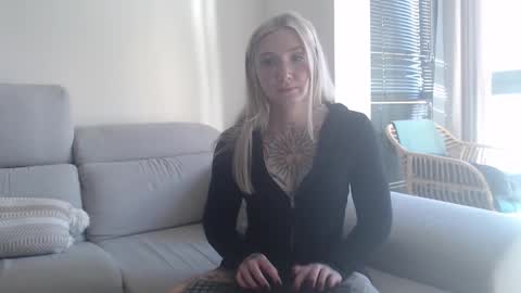 Snapshot of tattoobbgirl chatting on November 2025 02:34:02 PM tattoobbgirl online show from November 2025 02:34:02 PM