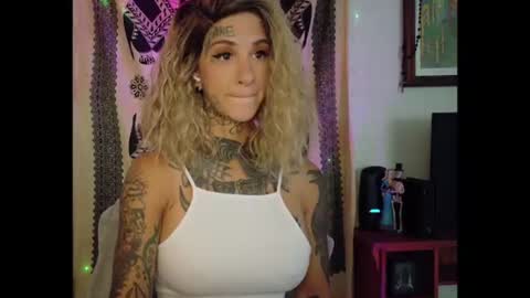 Snapshot of tattooed_natalia chatting on July 2026 09:50:02 PM Natalia 3 online show from July 2026 09:50:02 PM