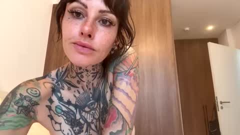 tattooedlucy_ online show from April 2026 05:57:01 AM