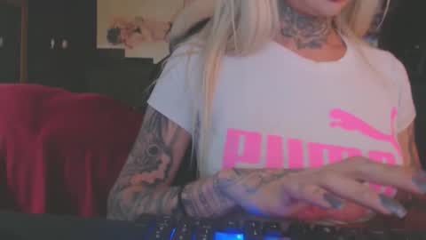 Snapshot of tatuada_safada chatting on October 2025 07:50:02 AM tatuada_safada online show from October 2025 07:50:02 AM