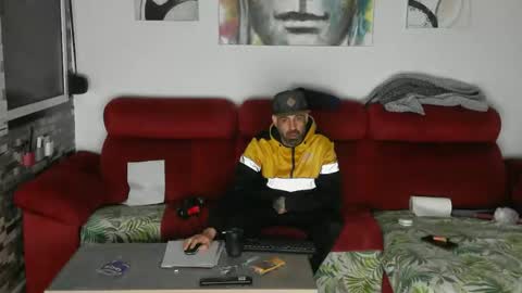 Snapshot of tatuadorhotxxx chatting on November 2025 05:53:02 AM Tatuado20cm online show from November 2025 05:53:02 AM