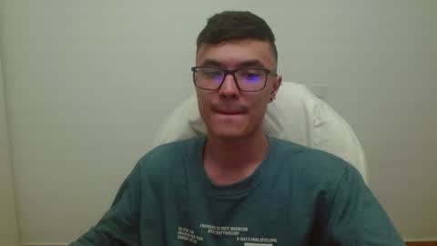 Snapshot of taurus4k chatting on December 2024 01:14:01 AM taurus4k online show from December 2024 01:14:01 AM