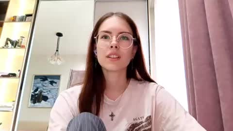Snapshot of tawnyzenisek chatting on July 2026 09:26:01 AM Veronica online show from July 2026 09:26:01 AM