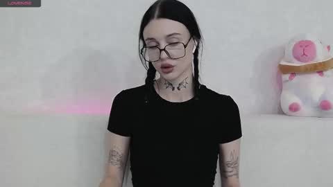 Taya online show from September 2025 06:44:02 PM