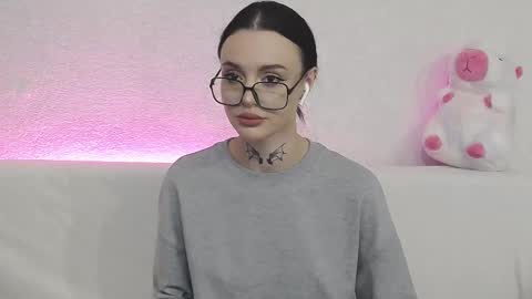 Taya online show from October 2025 05:13:02 PM