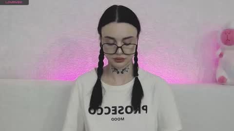 Taya online show from November 2025 06:28:01 PM