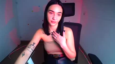Tayla online show from October 2025 06:03:01 AM