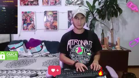 Snapshot of tayler_v2 chatting on February 2025 01:40:02 AM TAYLER online show from February 2025 01:40:02 AM