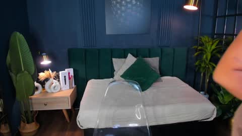 Taylor Bennet online show from January 2025 06:46:01 PM