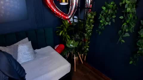 Taylor Bennet online show from February 2025 12:05:02 PM