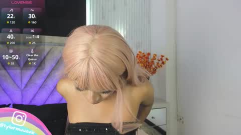 Snapshot of taylor_harveey chatting on November 2025 07:57:01 PM Taylor Harveey online show from November 2025 07:57:01 PM