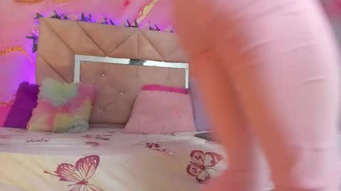 Snapshot of taylor_oriana_ chatting on October 2025 11:00:01 AM Oriana online show from October 2025 11:00:01 AM