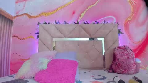 Snapshot of taylor_oriana_ chatting on November 2025 11:00:02 AM Oriana online show from November 2025 11:00:02 AM